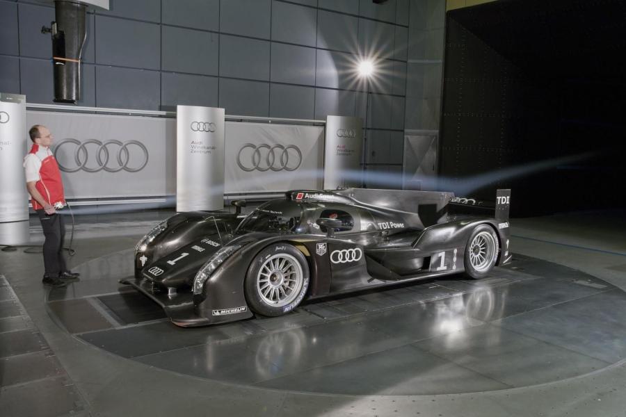  Audi R18 TDI 2011 года  (фото 13 из 77)